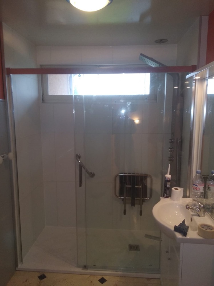 Amelioration-de-l-habitat-Grand-Est-Meuse-Installation-d-une-douche-securisee-securisee13293435546066707476.jpeg