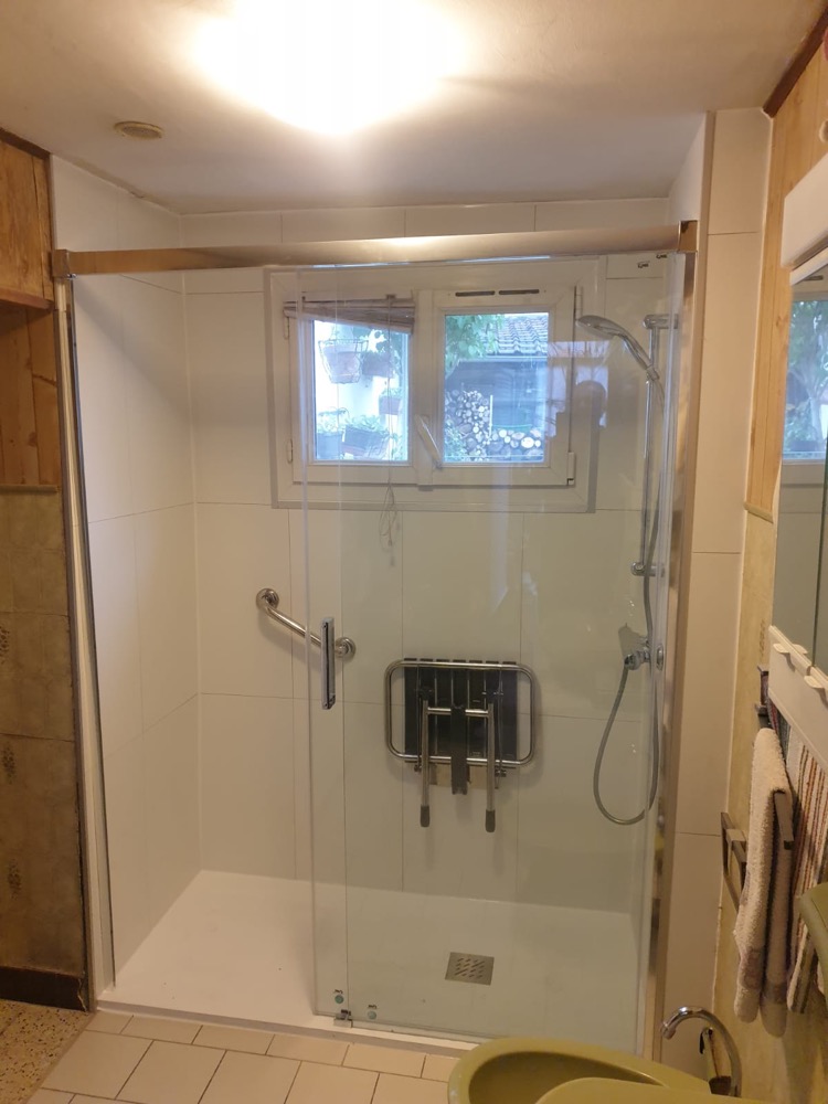 Amelioration-de-l-habitat-Grand-Est-Meuse-Installation-d-une-douche-securisee-securisee181728323438475070.jpeg