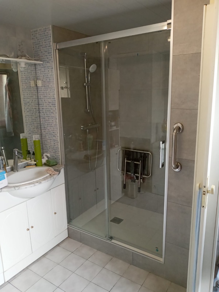 Amelioration-de-l-habitat-Grand-Est-Meuse-Installation-d-une-douche-securisee-securisee2222444556163686973.jpeg