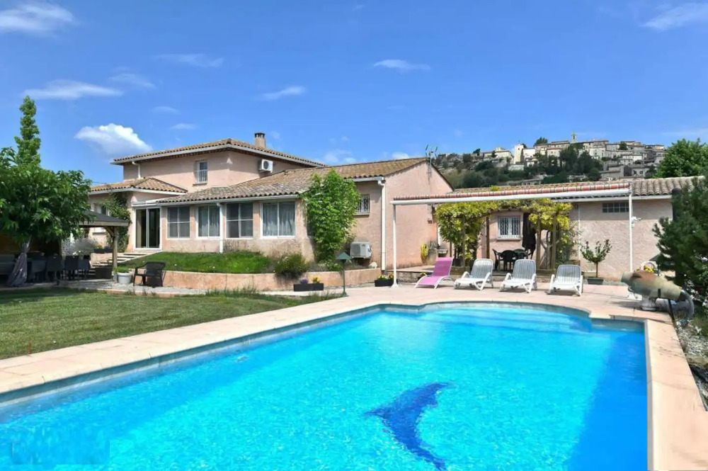 gites-amp-chambres-d-hotes-provence-alpes-cote-d-azur-alpes-de-haute-provence-gite-en-provence-avec-piscine-chauffee-privee253439455563647173.jpeg