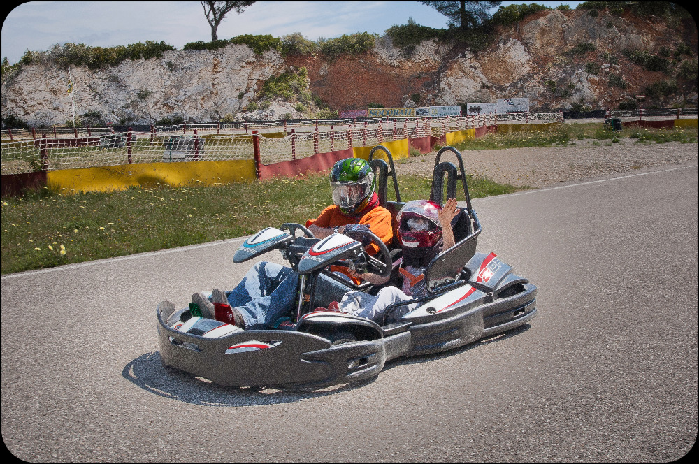 association-benevolat-provence-alpes-cote-d-azur-bouches-du-rhone-karting-biplace-pour-handicap17824303843485060.jpg