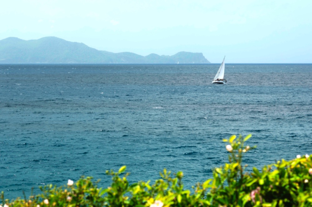 sejour-amp-voyages-guadeloupe-excursion-voile-amp-snorkeling-aux-saintes341033384254646570.jpg